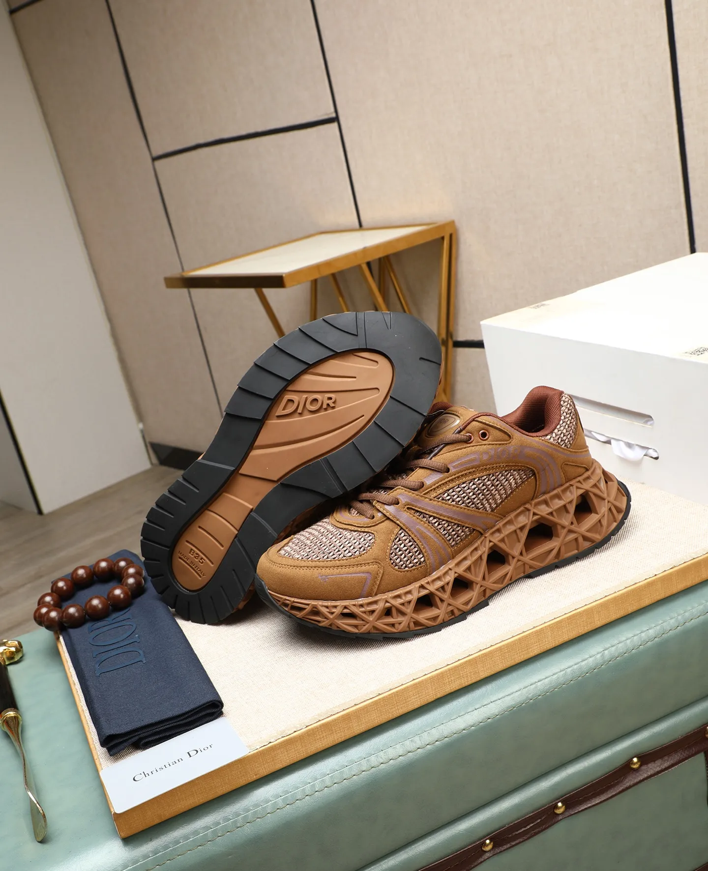 Men's shoes 💰800💰 Men's style 👦🏻Dior Dior B35 High-end quality Original casual sports shoes Upper: special environmentally friendly leather. High-frequency brand totem, brand totem cloth, tongue plastic brand logo, heel high-frequency brand logo Lining: brand canvas Original version: ultra-light TPR·rubber; two-color molded outsole Ultra-high quality control and fine workmanship: High-end, extravagance and class. Size: 39-44 (38, 45, 46, can be customized)…! !